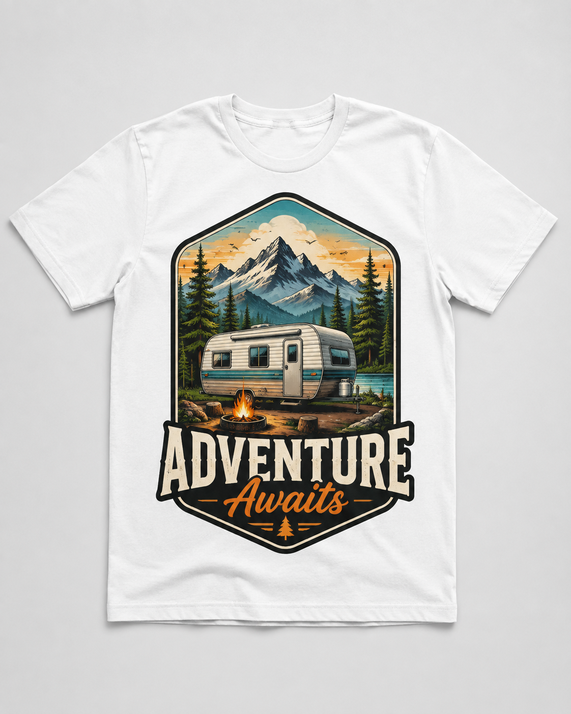 Adventure Awaits – Wohnwagen Camper T-Shirt
