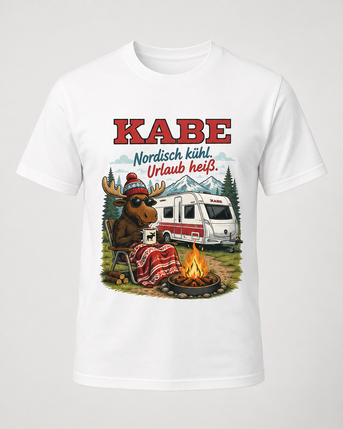 Kabe Nordisch kühl Urlaub heiß – Camper T-Shirt